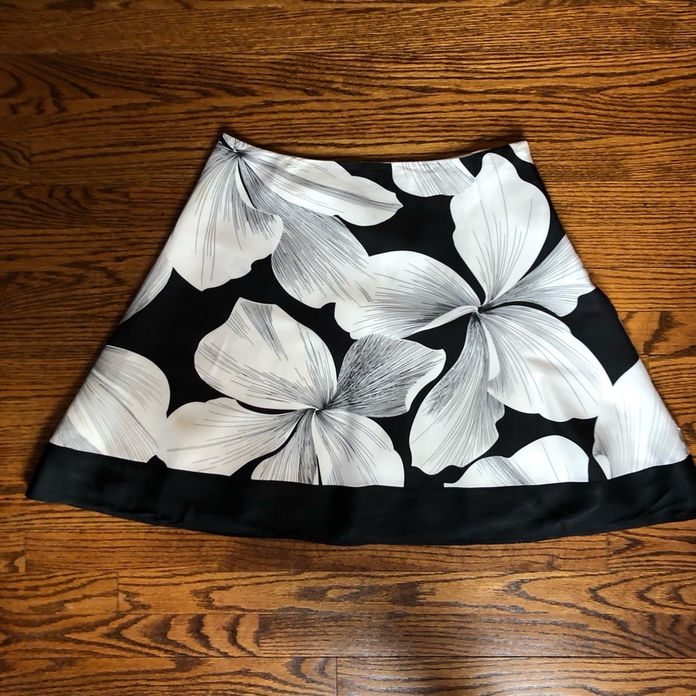 White House Black Market Black and White Floral A-Line Skirt